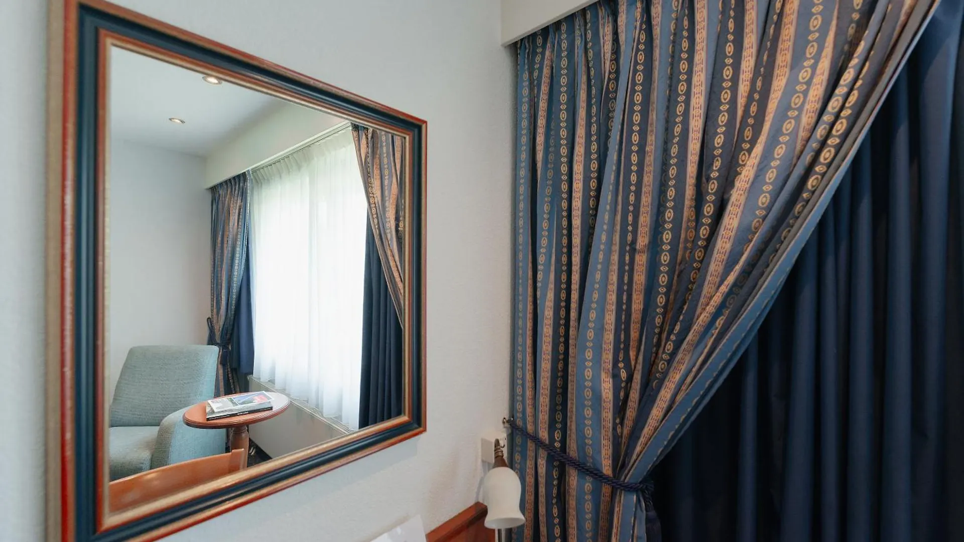 Boutique Hotel Herbergh Amsterdam Airport Free Parking Badhoevedorp Netherlands