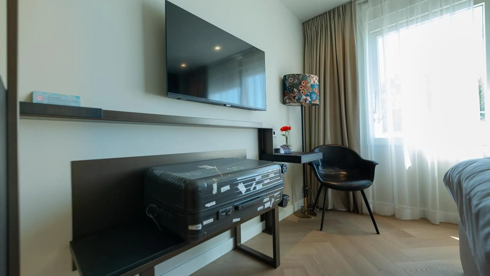 Boutique Hotel Herbergh Amsterdam Airport Free Parking Badhoevedorp 3*,